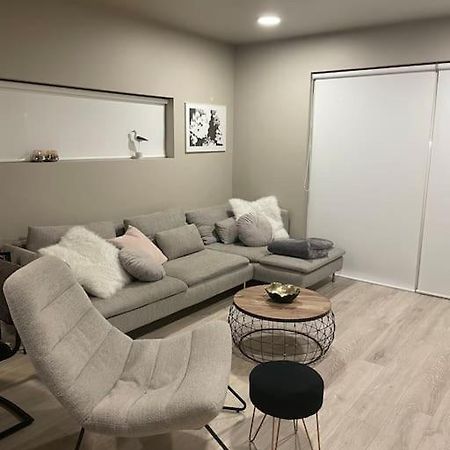 Njarthvik Beautiful Apartment Near Airport מראה חיצוני תמונה