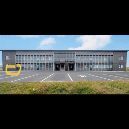 Njarthvik Beautiful Apartment Near Airport מראה חיצוני תמונה