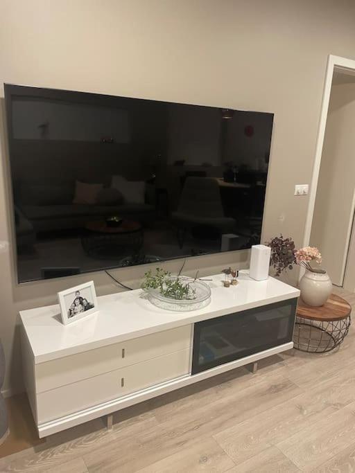 Njarthvik Beautiful Apartment Near Airport מראה חיצוני תמונה