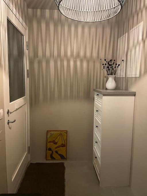 Njarthvik Beautiful Apartment Near Airport מראה חיצוני תמונה