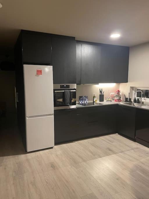 Njarthvik Beautiful Apartment Near Airport מראה חיצוני תמונה