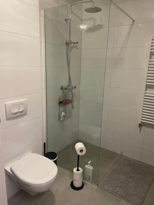 Njarthvik Beautiful Apartment Near Airport מראה חיצוני תמונה